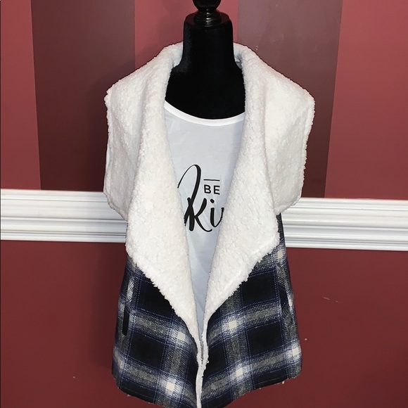TCEC Sweaters - NWT Sherpa Blue and Cream Plaid Vest